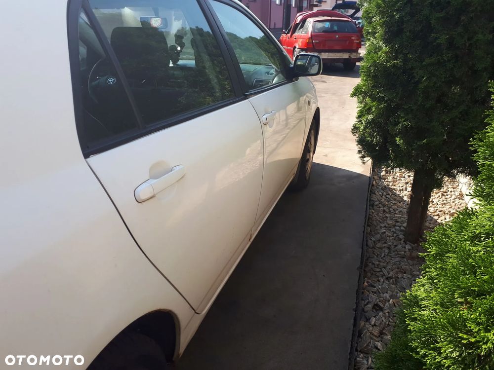 TOYOTA COROLLA E12 01-04 1.4 16V 4ZZ-FE KRATKA NAWIEWU ŚRODKOWA - 21