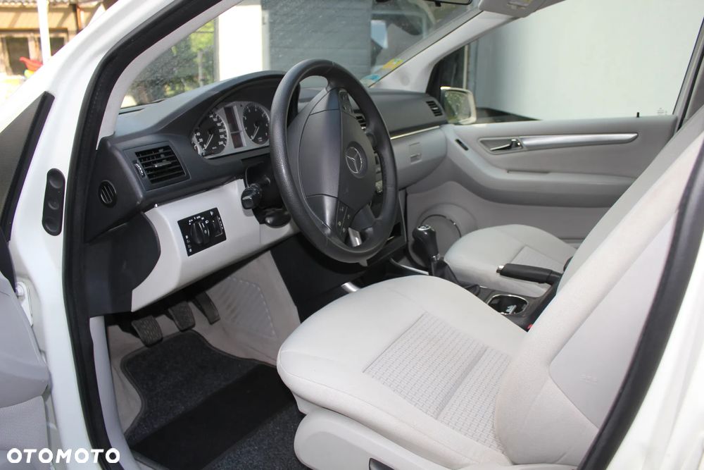 Mercedes-Benz Klasa B 150 BlueEffICIENCY - 8