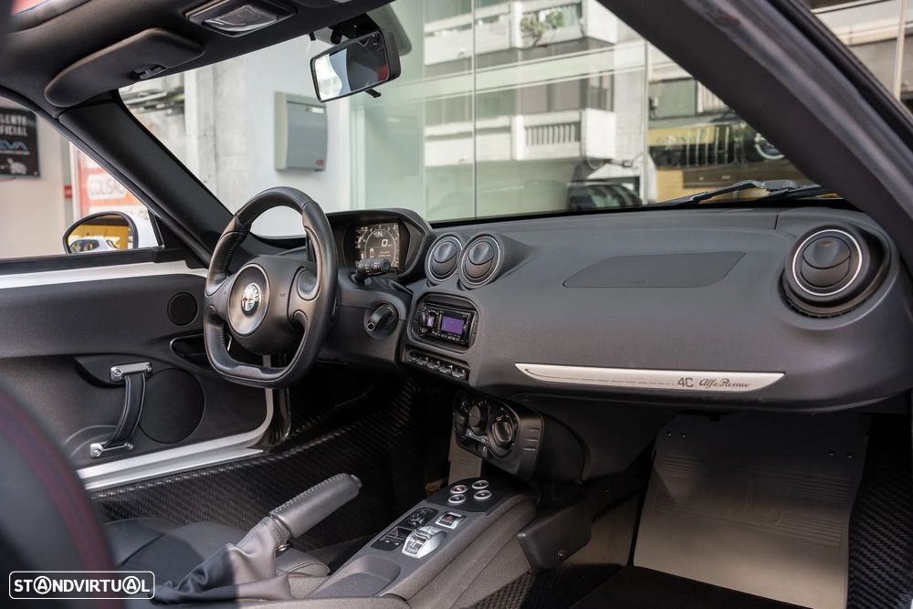 Alfa Romeo 4C Spider 1750 TBi - 12