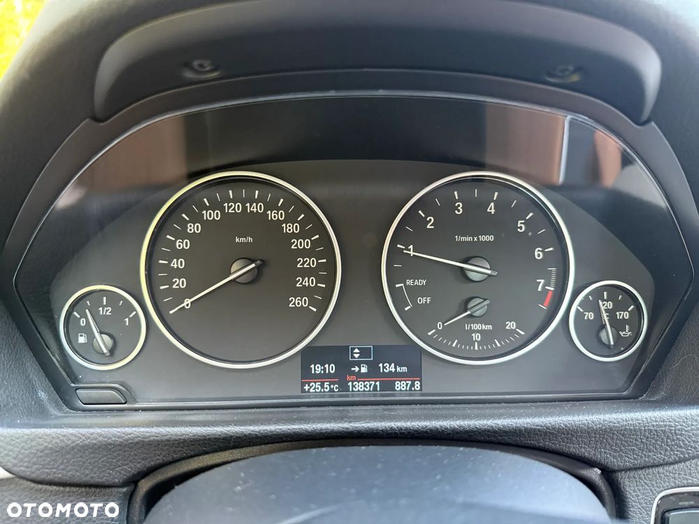 BMW Seria 3 318i - 10