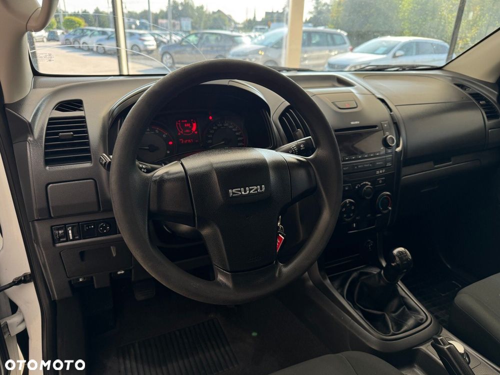 Isuzu D-Max - 8