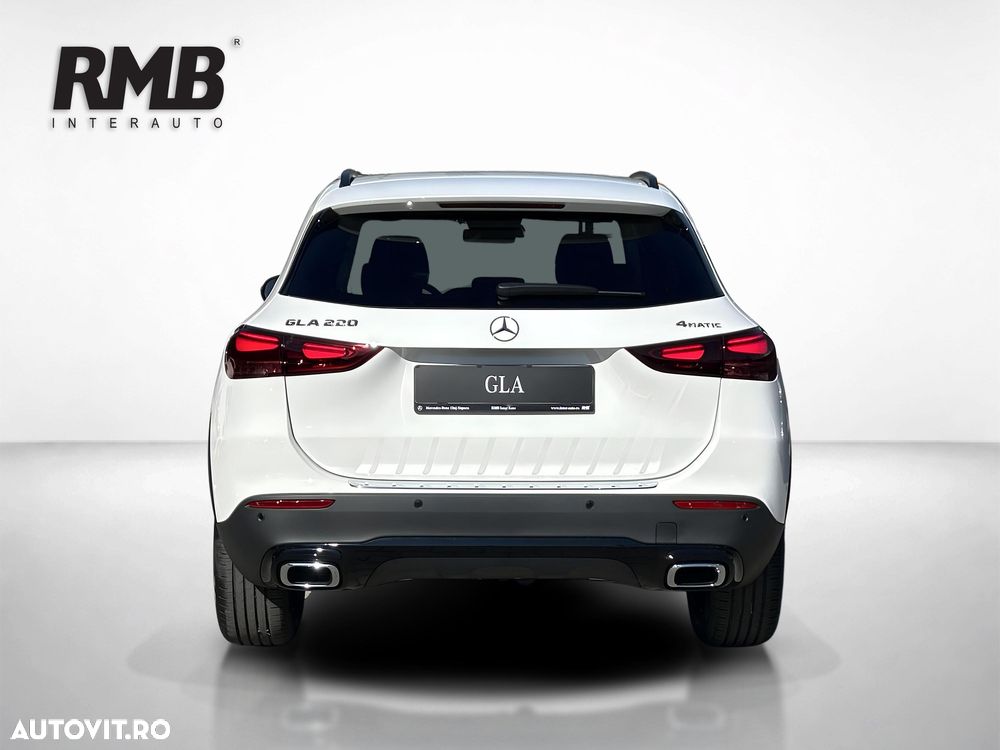 Mercedes-Benz GLA 220 4MATIC MHEV - 4