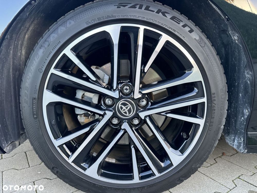 Toyota Camry - 10