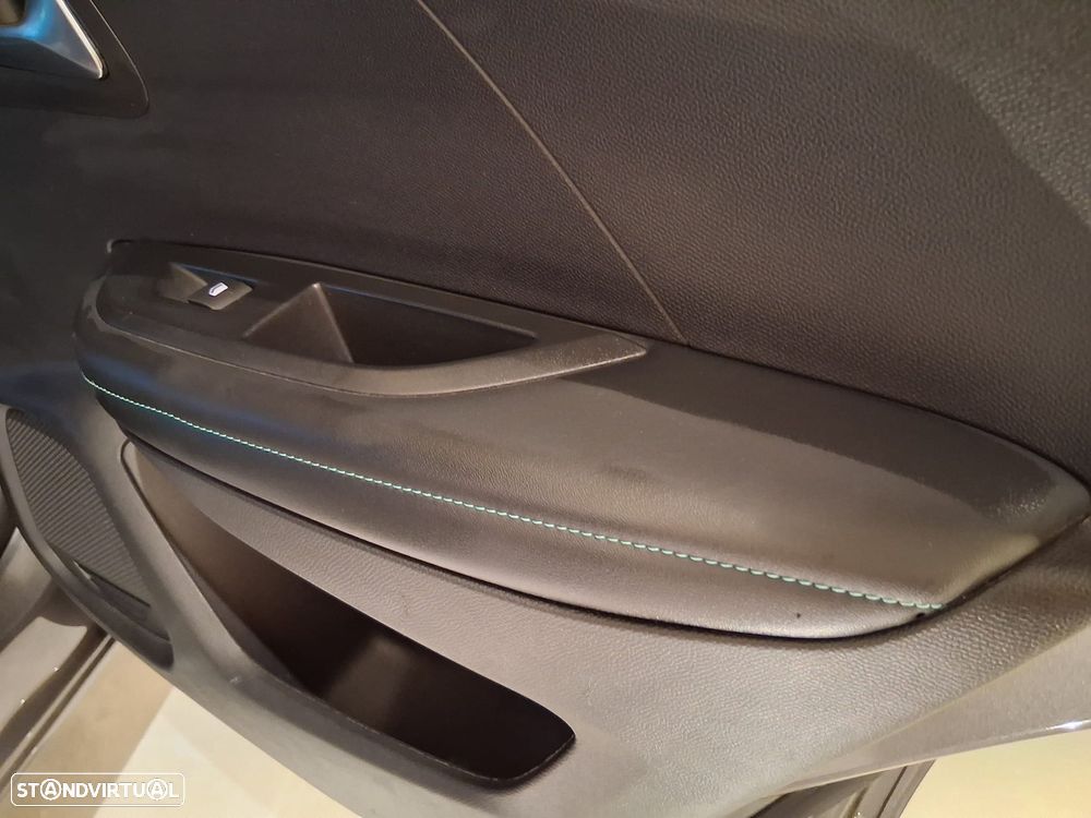 Peugeot 2008 1.5 BlueHDi Allure Pack - 41