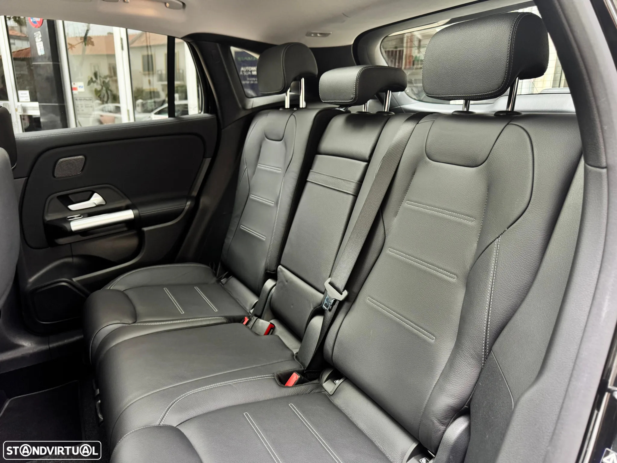 Mercedes-Benz GLA 250 e AMG Line - 24