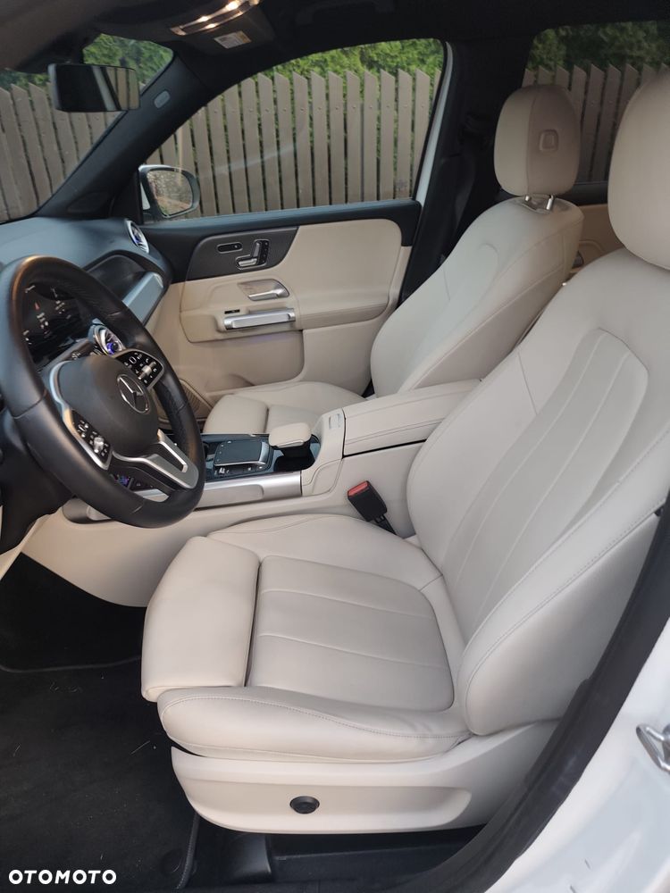 Mercedes-Benz GLB - 8