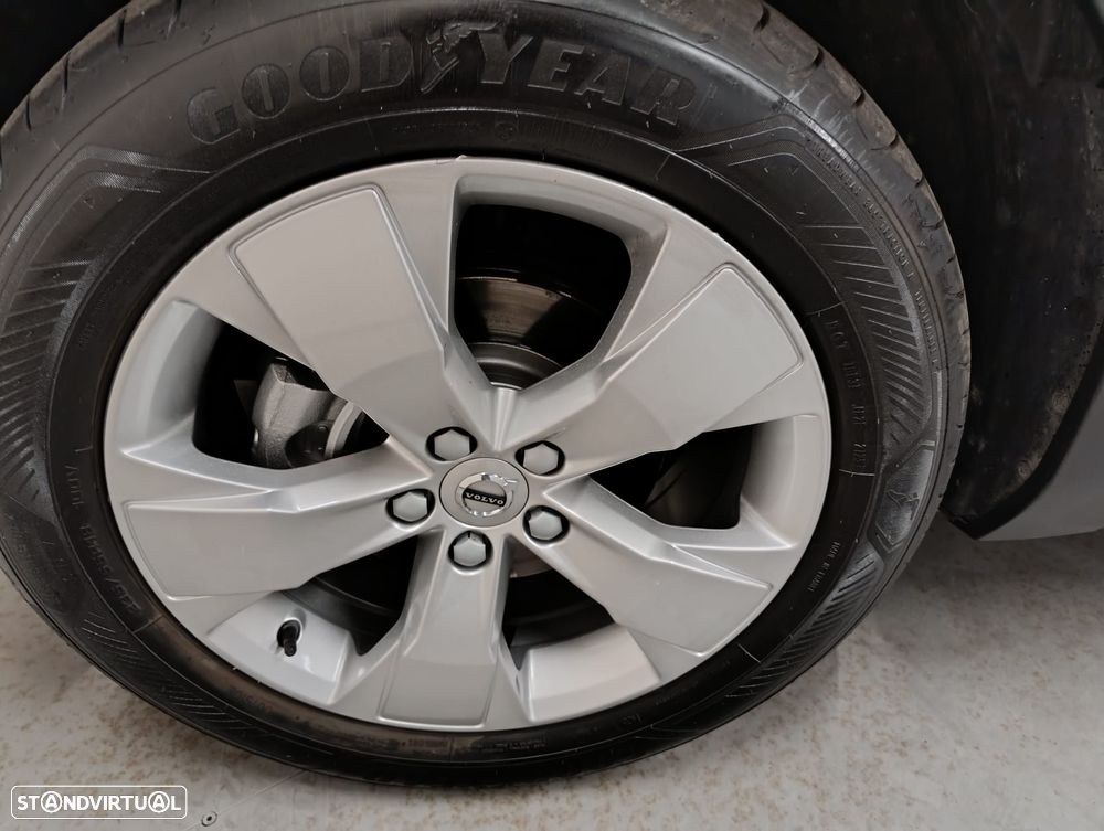 Volvo XC 40 1.5 T2 Momentum Geartronic - 17