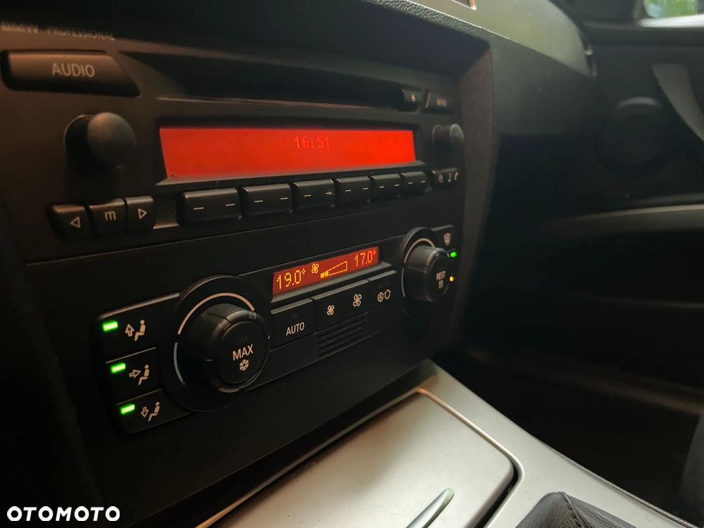 BMW Seria 3 320i - 15