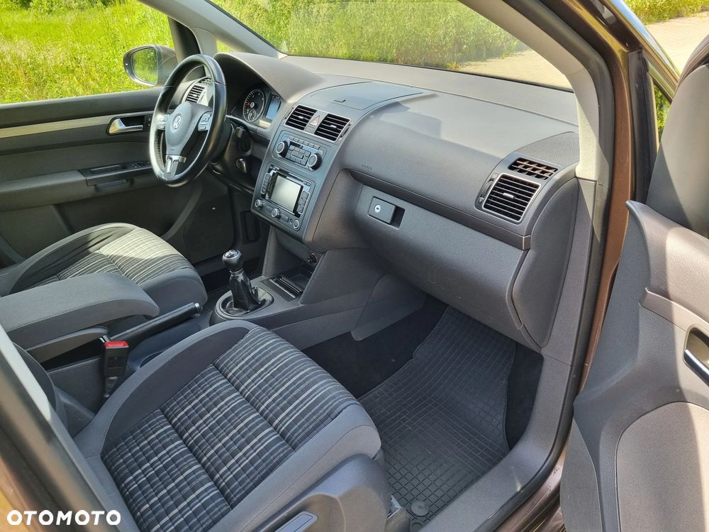 Volkswagen Touran 2.0 TDI DPF Cross - 13