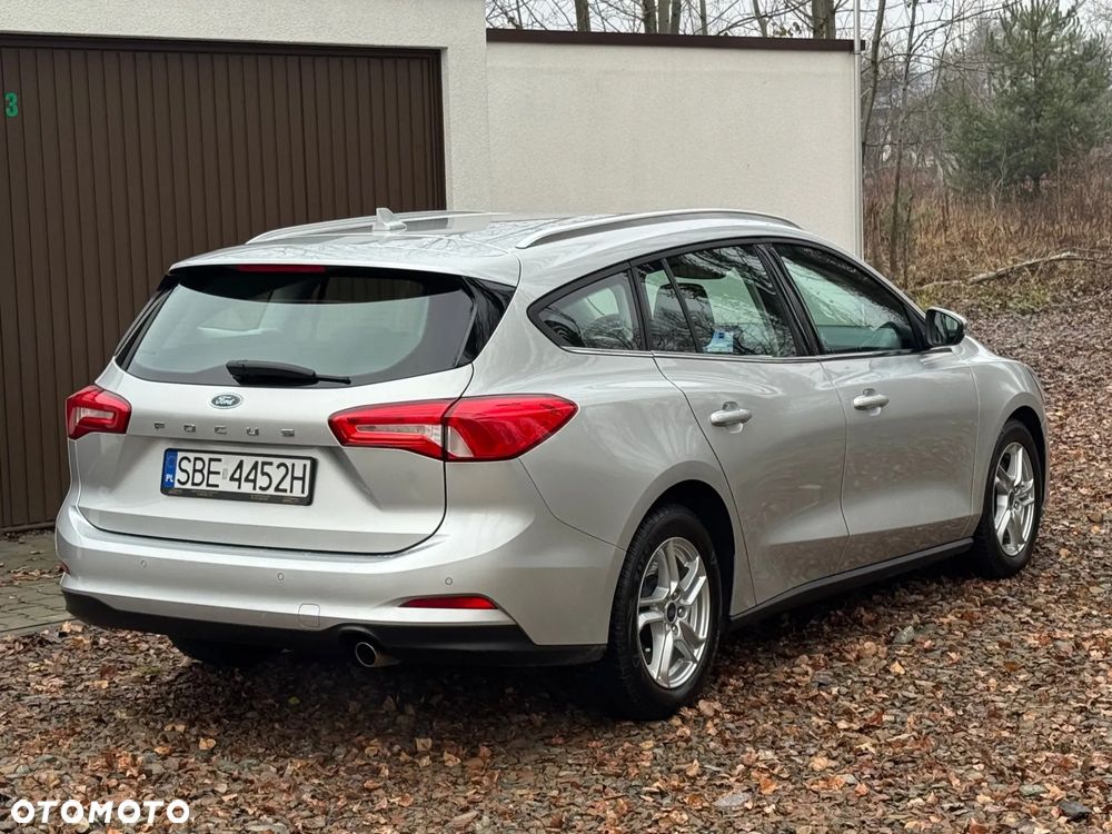 Ford Focus 1.5 TDCi SYNC Edition - 17