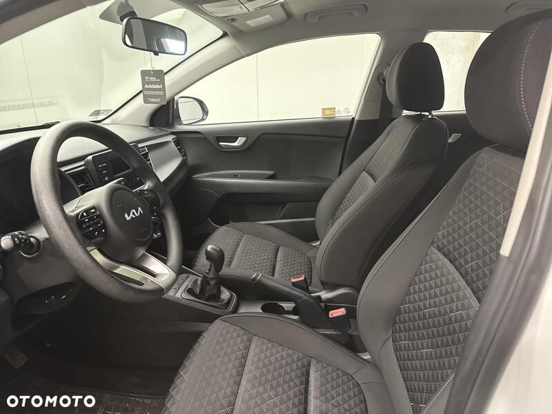 Kia Rio - 11