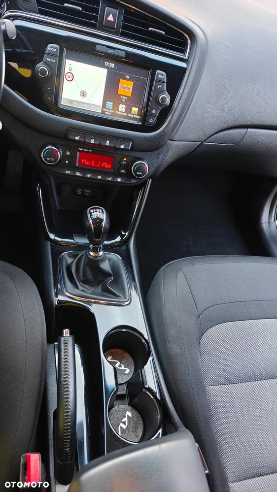 Kia Ceed 1.6 CRDi 136 ISG Spirit - 9