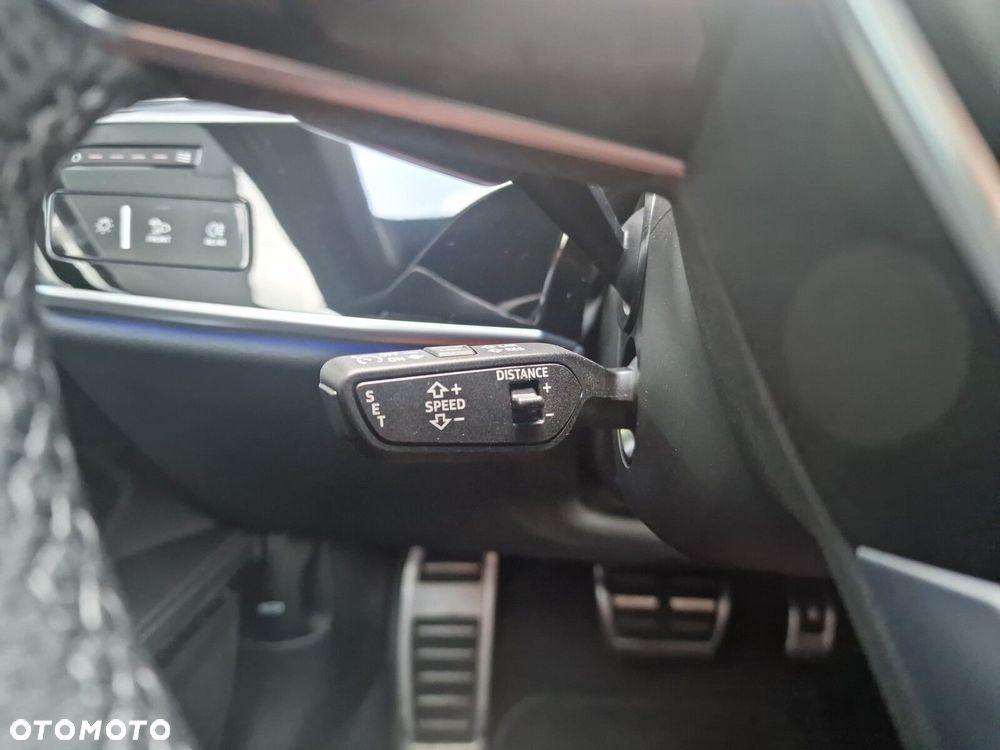Audi S8 - 25