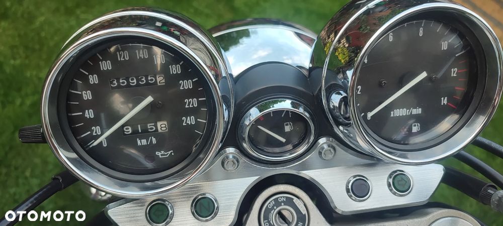 Suzuki GSX - 6