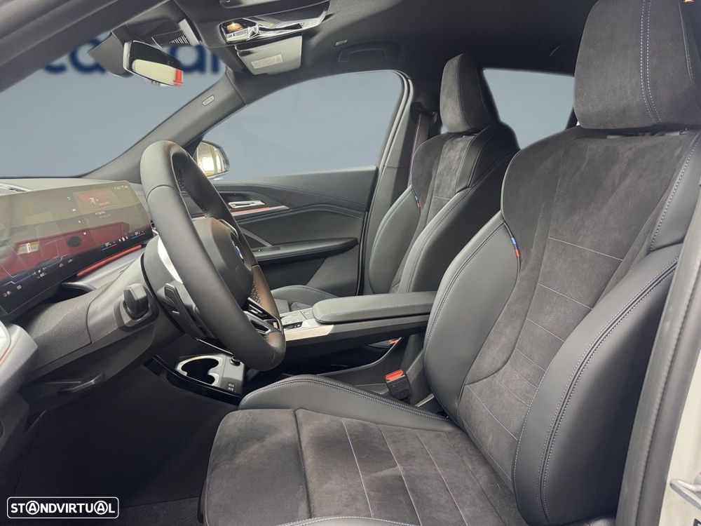 BMW iX2 eDrive20 Pack Desportivo M Pro - 9