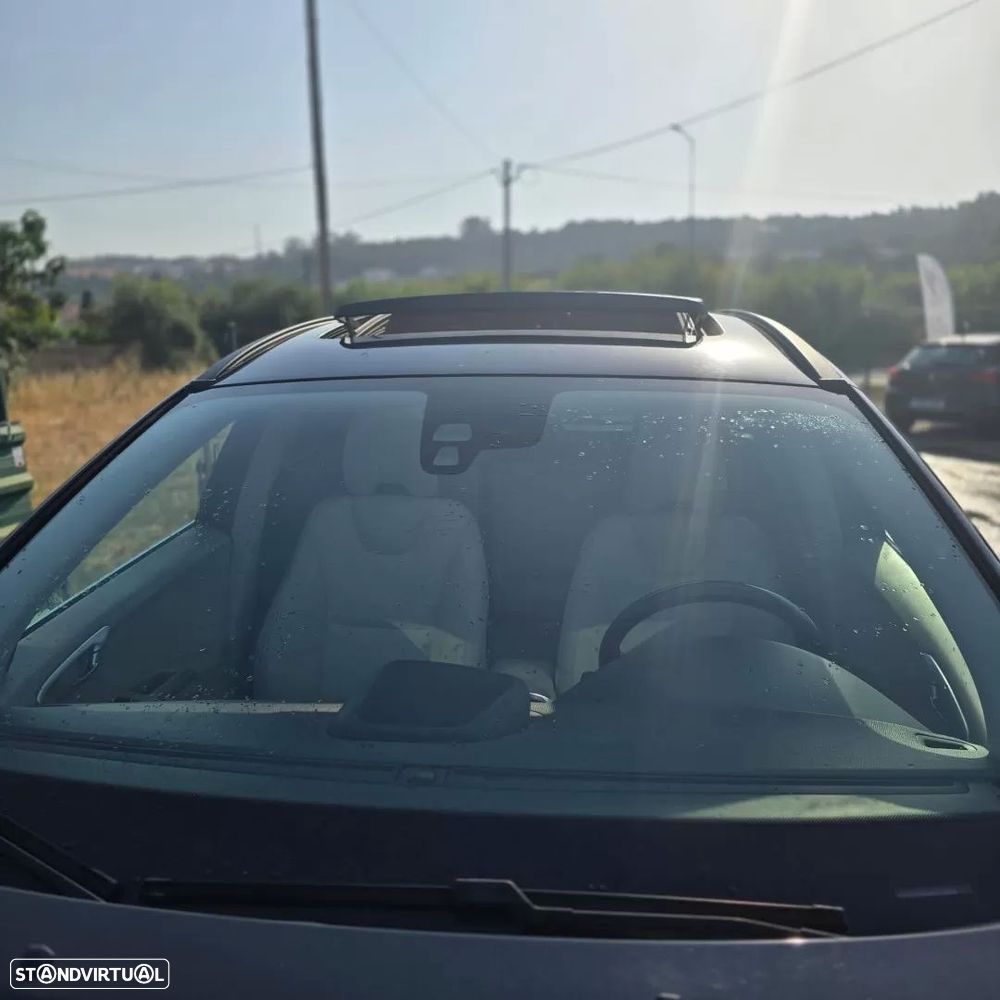 Volvo XC 60 2.4 D Momentum Geartronic - 5