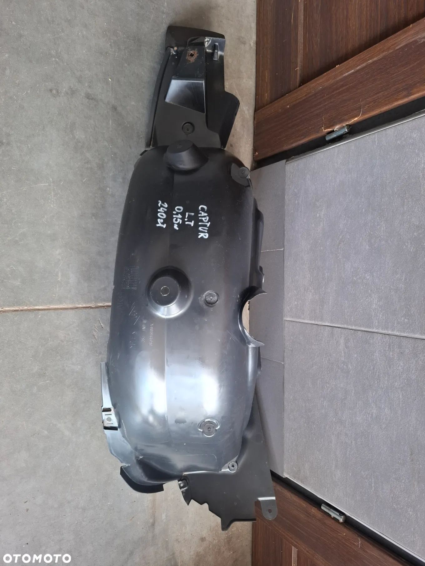 Nadkole lewy tył Renault Captur 2015 rok nr 767496800R - 1
