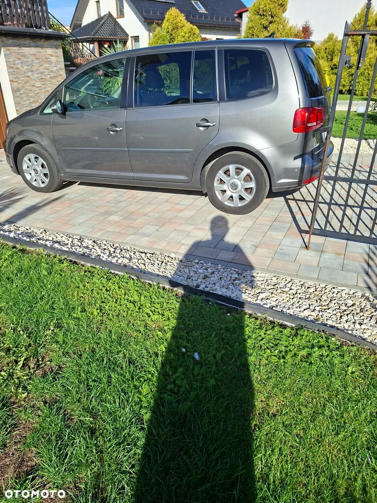 Volkswagen Touran - 5