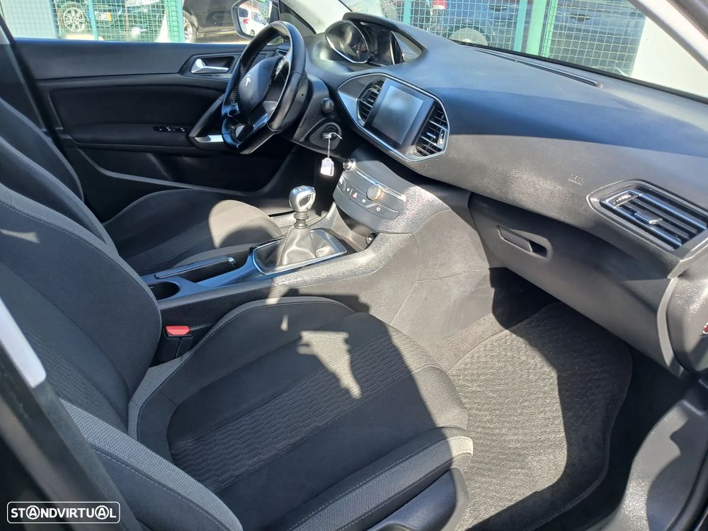 Peugeot 308 SW 1.6 BlueHDi Style - 28