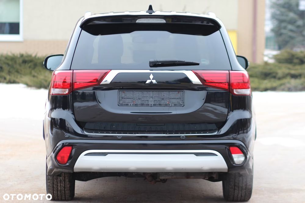 Mitsubishi Outlander 2.4 4WD Diamant+ - 5