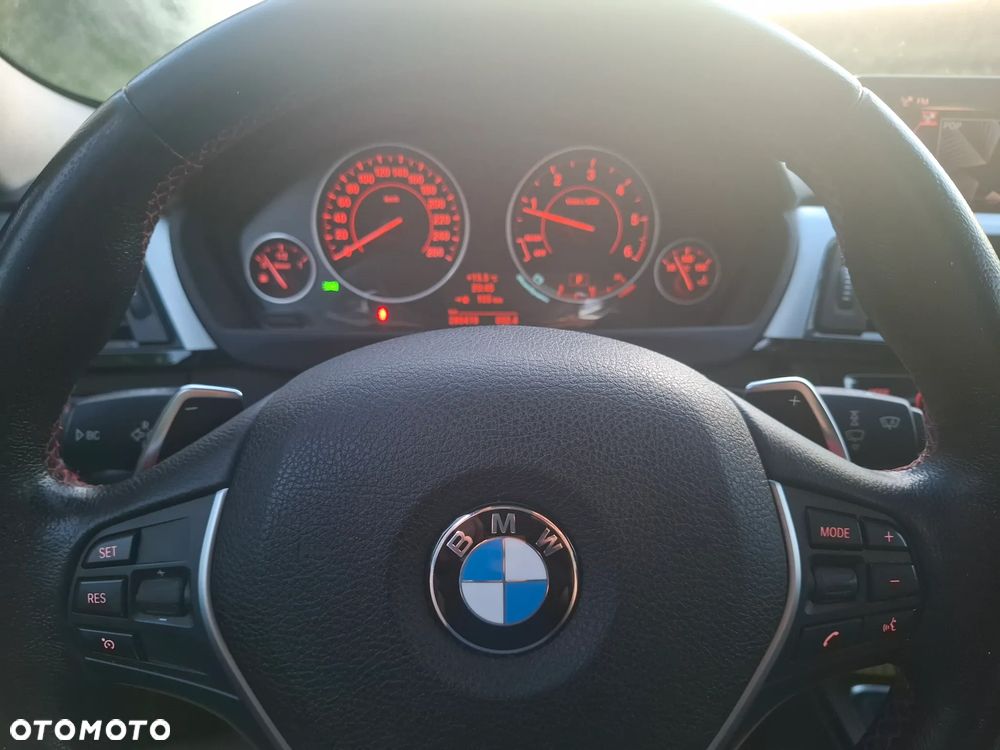 BMW Seria 3 320d Sport Line - 22