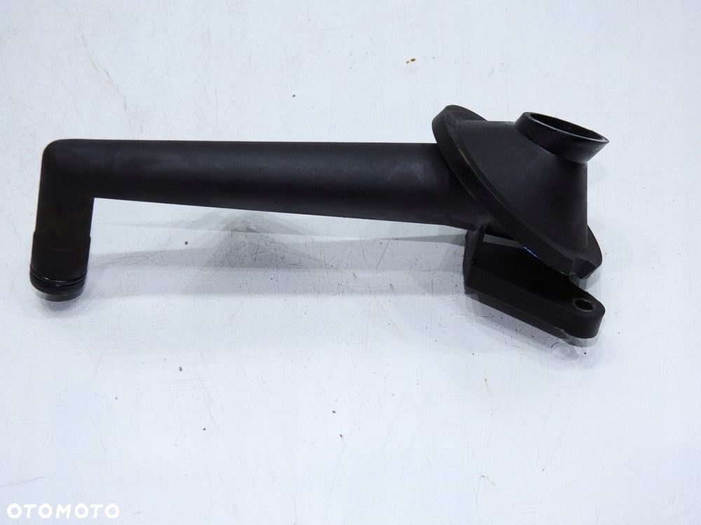 SMOK OLEJU VW GOLF V 1.6 - 6