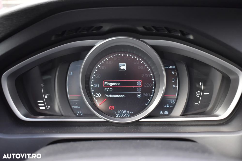 Volvo V40 D2 - 18