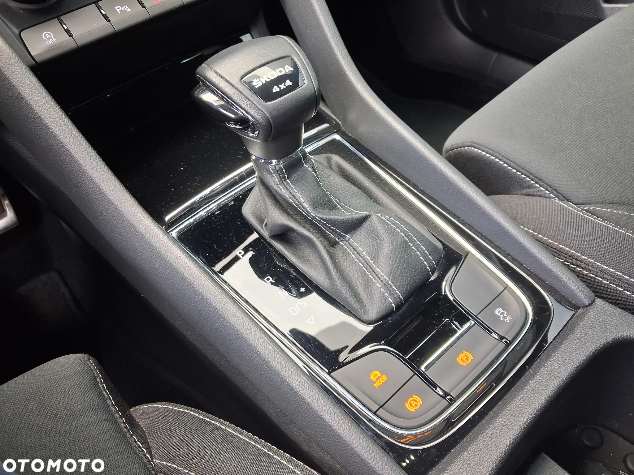Skoda Karoq 2.0 TSI 4x4 Sportline DSG - 30