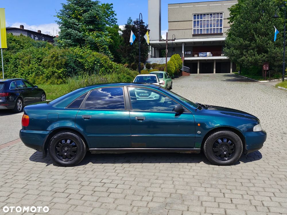 Audi A4 Limousine - 3