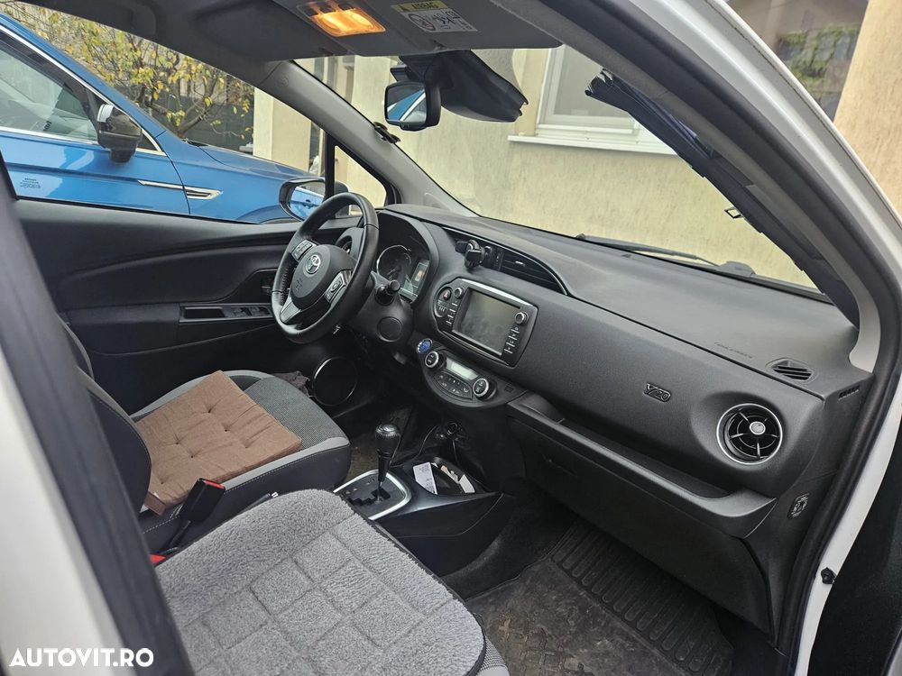 Toyota Yaris 1.5 VVT-i HSD Y20 Collection - 10