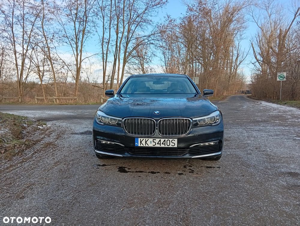 BMW Seria 7 740Li - 1