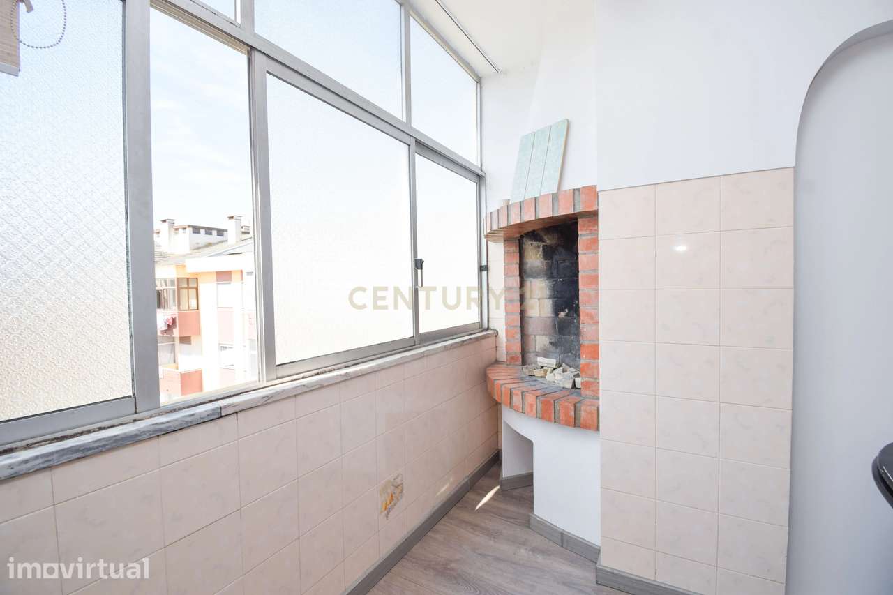 T3 no Pinhal Novo: O Espaço Perfeito para a Sua Família. Com Excelente - Grande imagem: 4/26