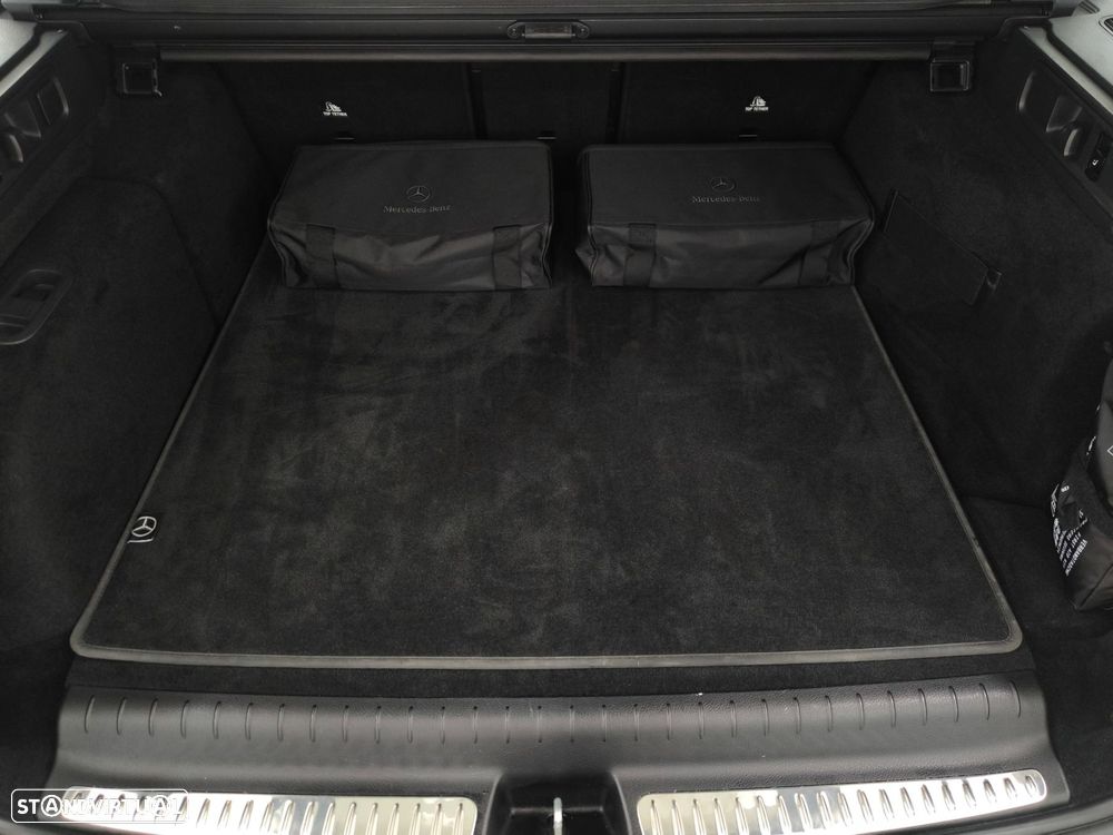 Mercedes-Benz C 300 e AMG Line - 29