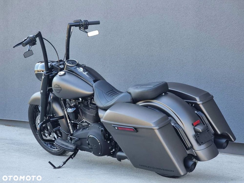 Chromowana obudowa reflektora Harley Touring Road King - 11