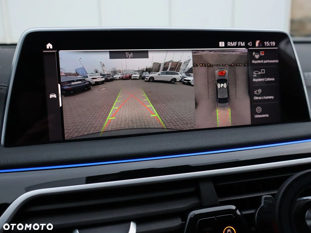 BMW Seria 7 750i xDrive sport - 22