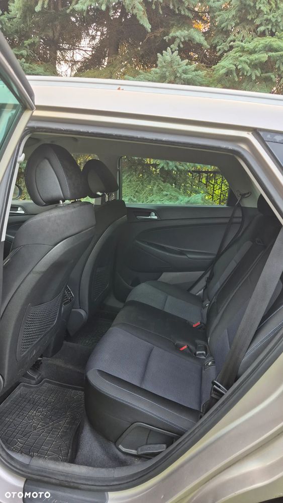 Hyundai Tucson 2.0 CRDI BlueDrive TourdePologne 2WD - 15