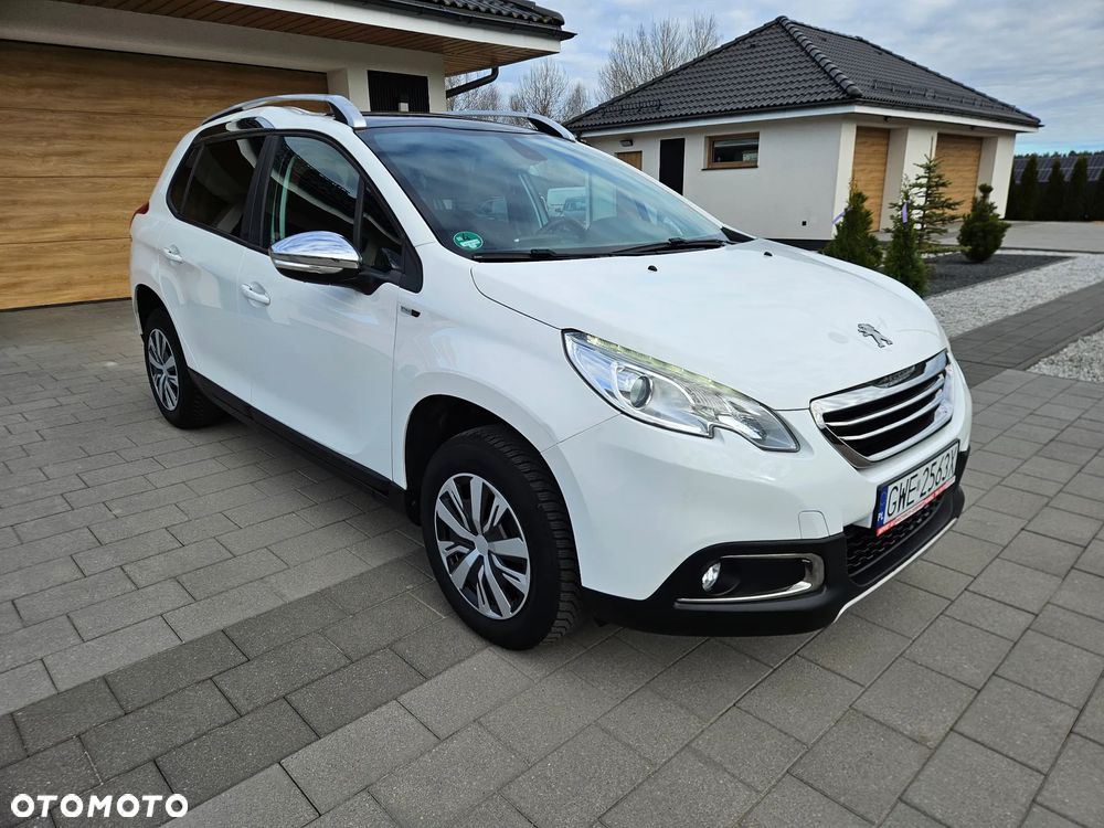 Peugeot 2008 1.2 Pure Tech Style EU6 - 1