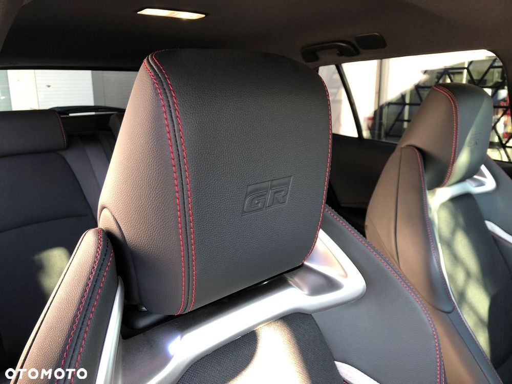 Toyota Corolla 2.0 Hybrid GR Sport Dynamic - 28