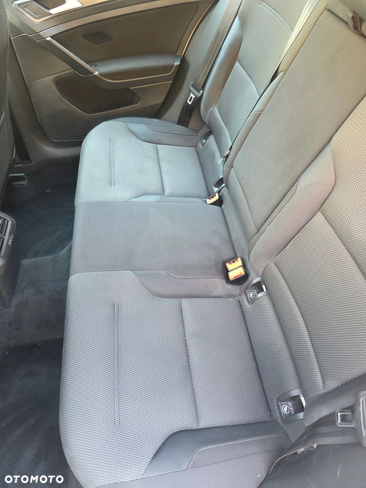 Volkswagen Golf - 11