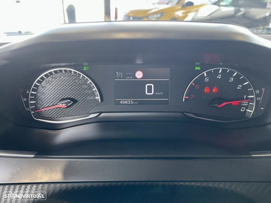 Peugeot 2008 1.2 PureTech Active Pack - 12