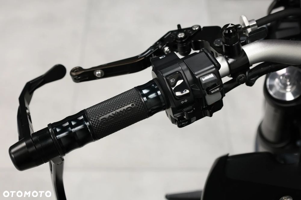 Yamaha MT - 24