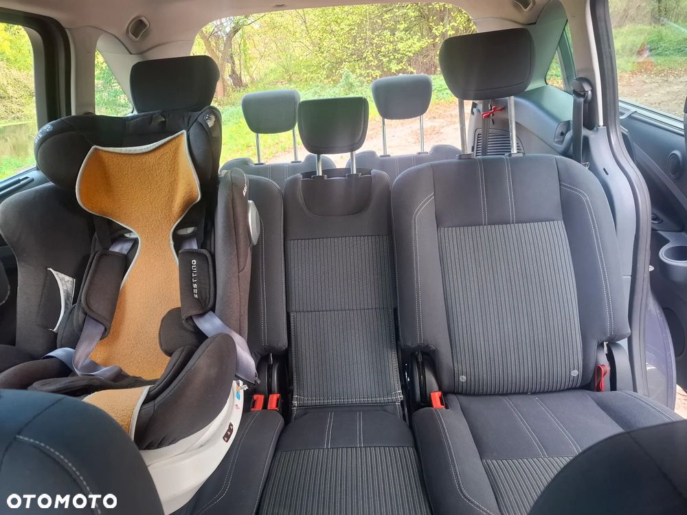 Ford Grand C-MAX - 14