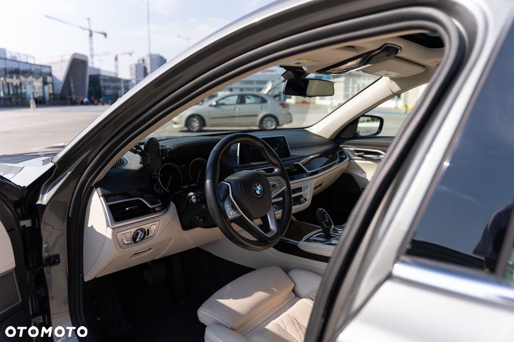 BMW Seria 7 - 27