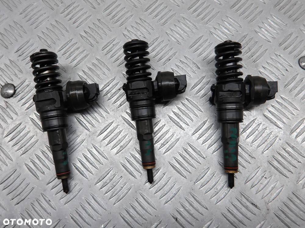 SKODA FABIA II 10-14 1.4 TDI HB WTRYSK WTRYSKIWACZ 0414720215 - 2
