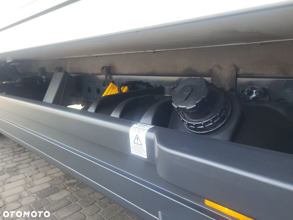 Mercedes-Benz **Mercedes Atego 1524 Chłodnia + Winda Euro 6 2018 / 240 tys. km / 15 EP / Pneumatyka / Tempomat** - 36