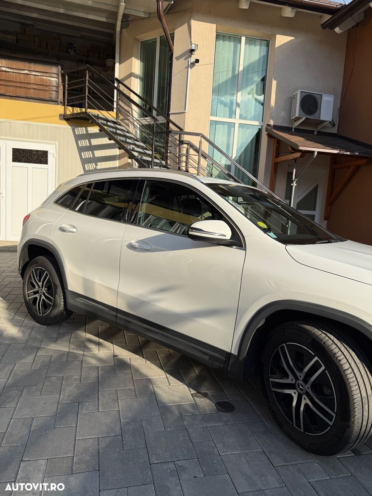 Mercedes-Benz GLA - 11