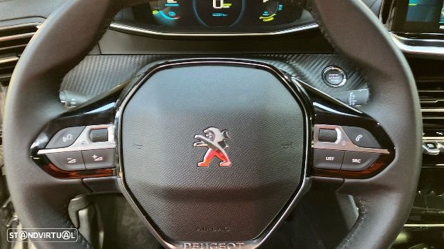 Peugeot e-2008 Allure Pack - 6