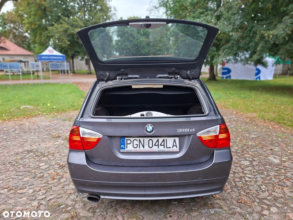 BMW Seria 3 318d DPF - 9