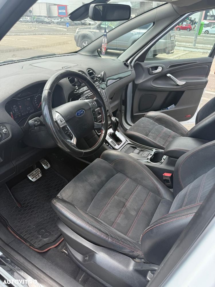 Ford S-Max - 13