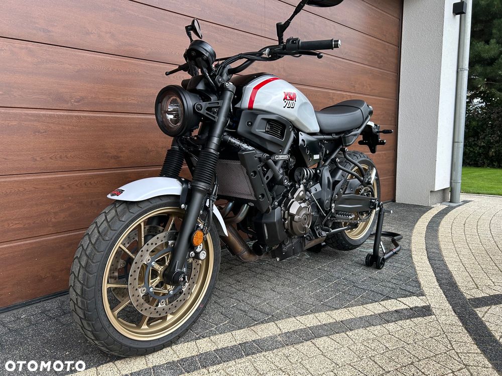 Yamaha XSR - 9